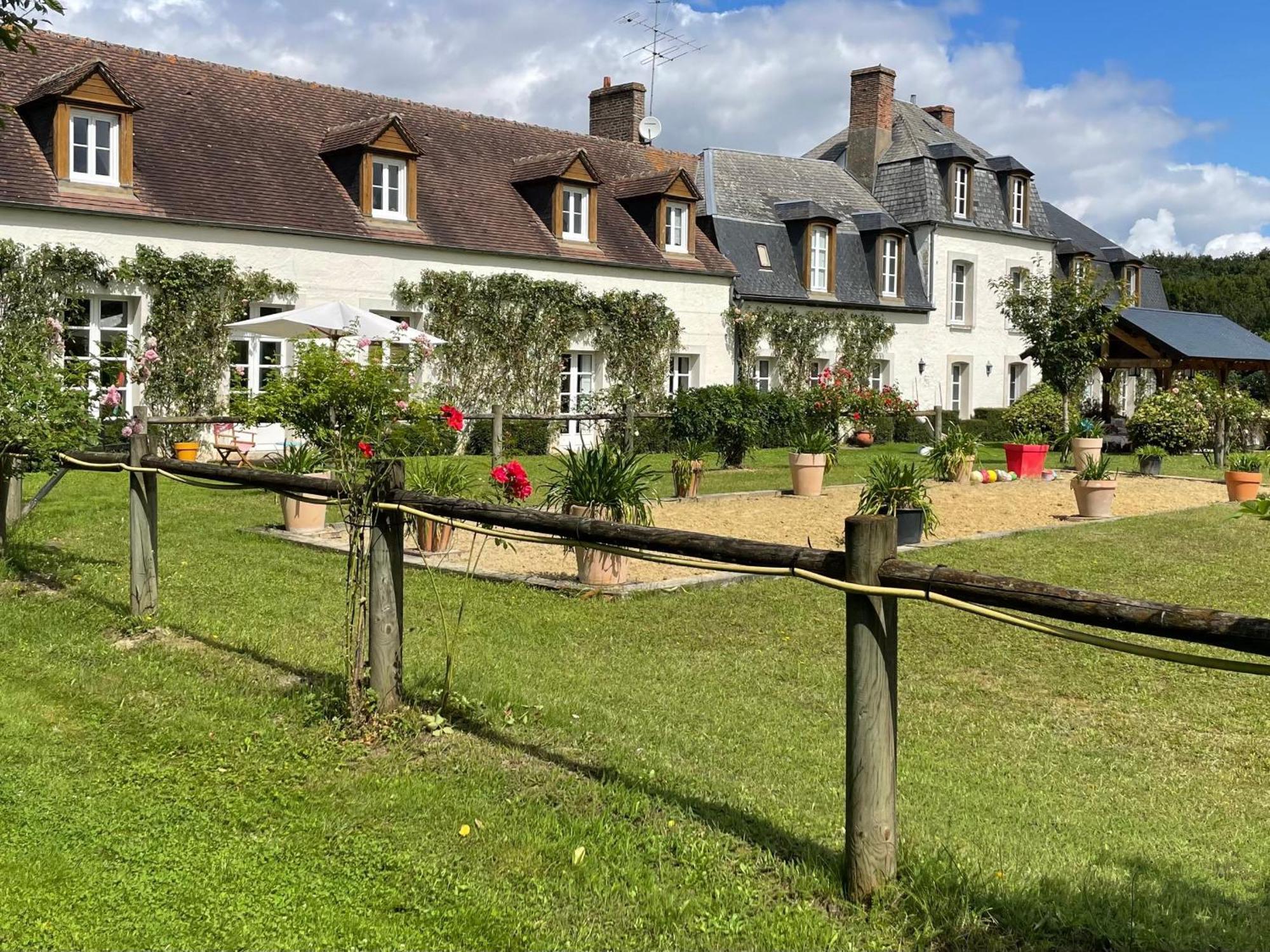 **Suite Familiale Spacieuse Au Coeur De La Foret De Montargis** - Fr-1-590-335 Paucourt Exteriör bild